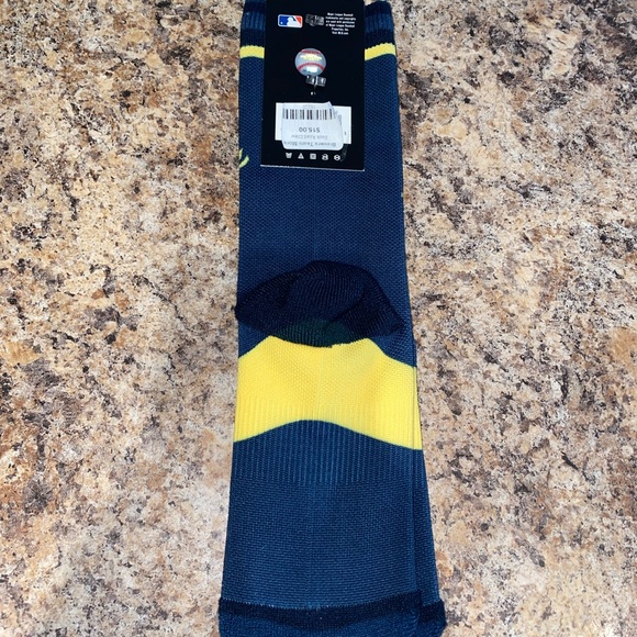 NWT Milwaukee Brewers socks Childrens size 8-1 - Picture 2 of 2